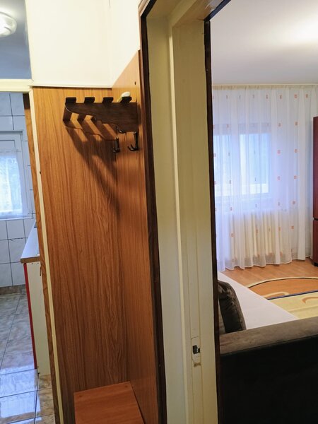 Obor, Stefan cel Mare, semistradal, 3 minute de metrou