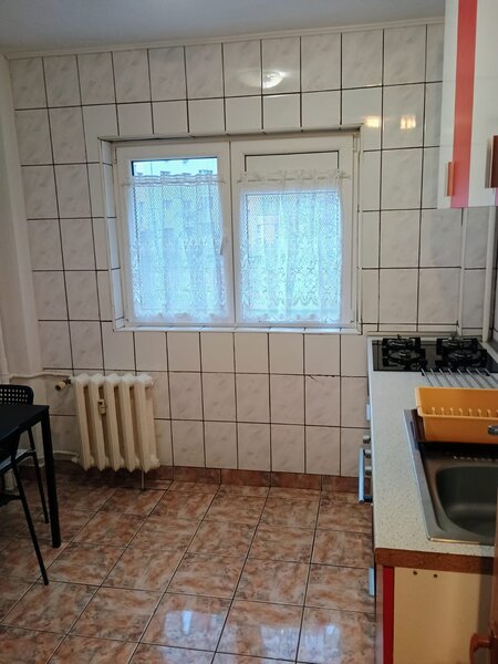 Obor, Stefan cel Mare, semistradal, 3 minute de metrou